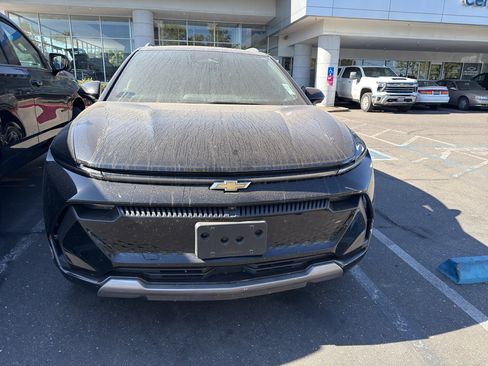 Used 2024 Chevrolet Equinox EV LT FWD image 2