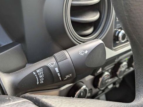 Used 2022 Toyota Tacoma SR AWD/4WD image 25