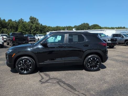 Used 2023 Chevrolet TrailBlazer LT w/ Convenience Package AWD/4WD image 3