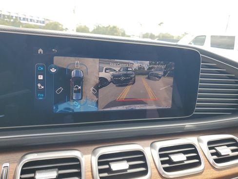 New 2026 Mercedes-Benz GLS 580 4MATIC image 30