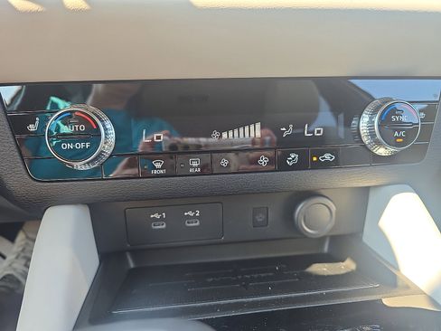 New 2025 Mitsubishi Outlander SE image 22