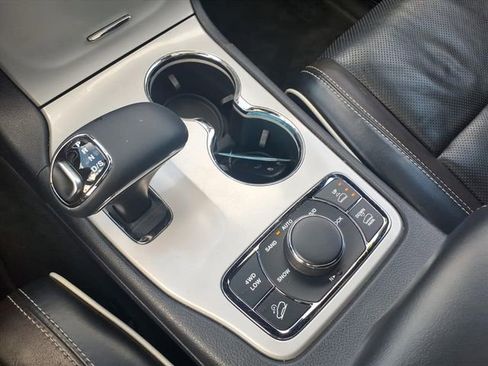 Used 2015 Jeep Grand Cherokee Overland image 21