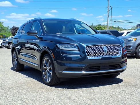 Used 2022 Lincoln Nautilus Reserve w/ Luxury Package AWD/4WD image 3