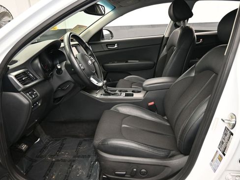 Used 2020 Kia Optima S image 11