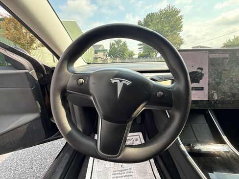Used 2020 Tesla Model 3 Long Range AWD/4WD image 17
