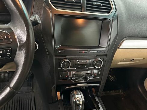 Used 2016 Ford Explorer XLT w/ Equipment Group 202A image 17