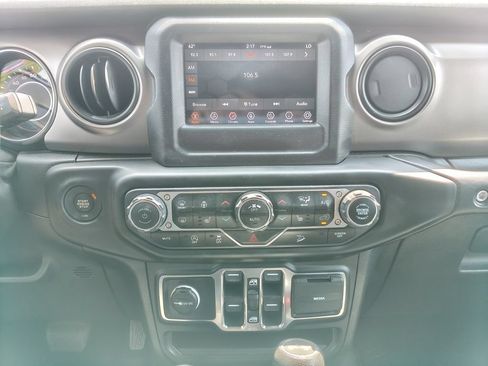 Used 2020 Jeep Wrangler Unlimited Sport S AWD/4WD image 25