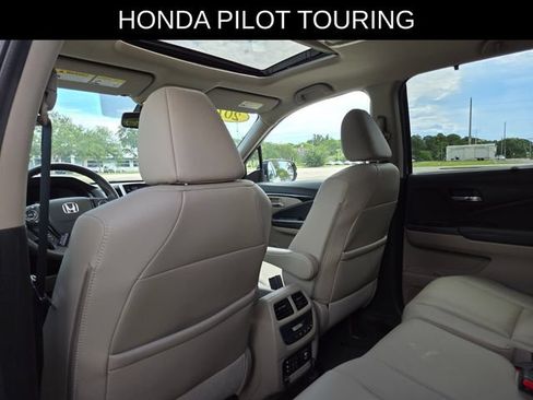 Used 2018 Honda Pilot Touring image 21