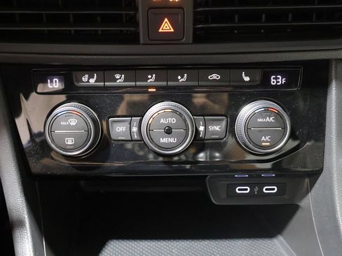 Used 2020 Volkswagen Jetta R-Line w/ R-Line Cold Weather Package FWD image 29