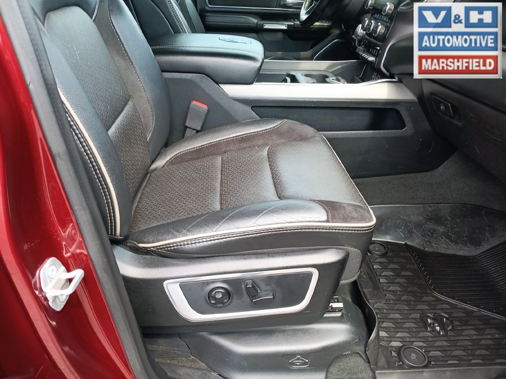 Used 2020 RAM 1500 Laramie w/ Sport Appearance Package AWD/4WD image 28