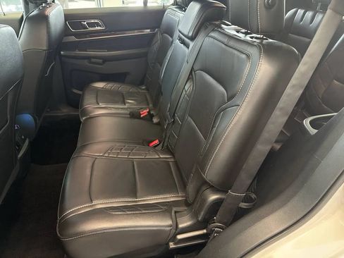 Used 2018 Ford Explorer Platinum AWD/4WD image 33