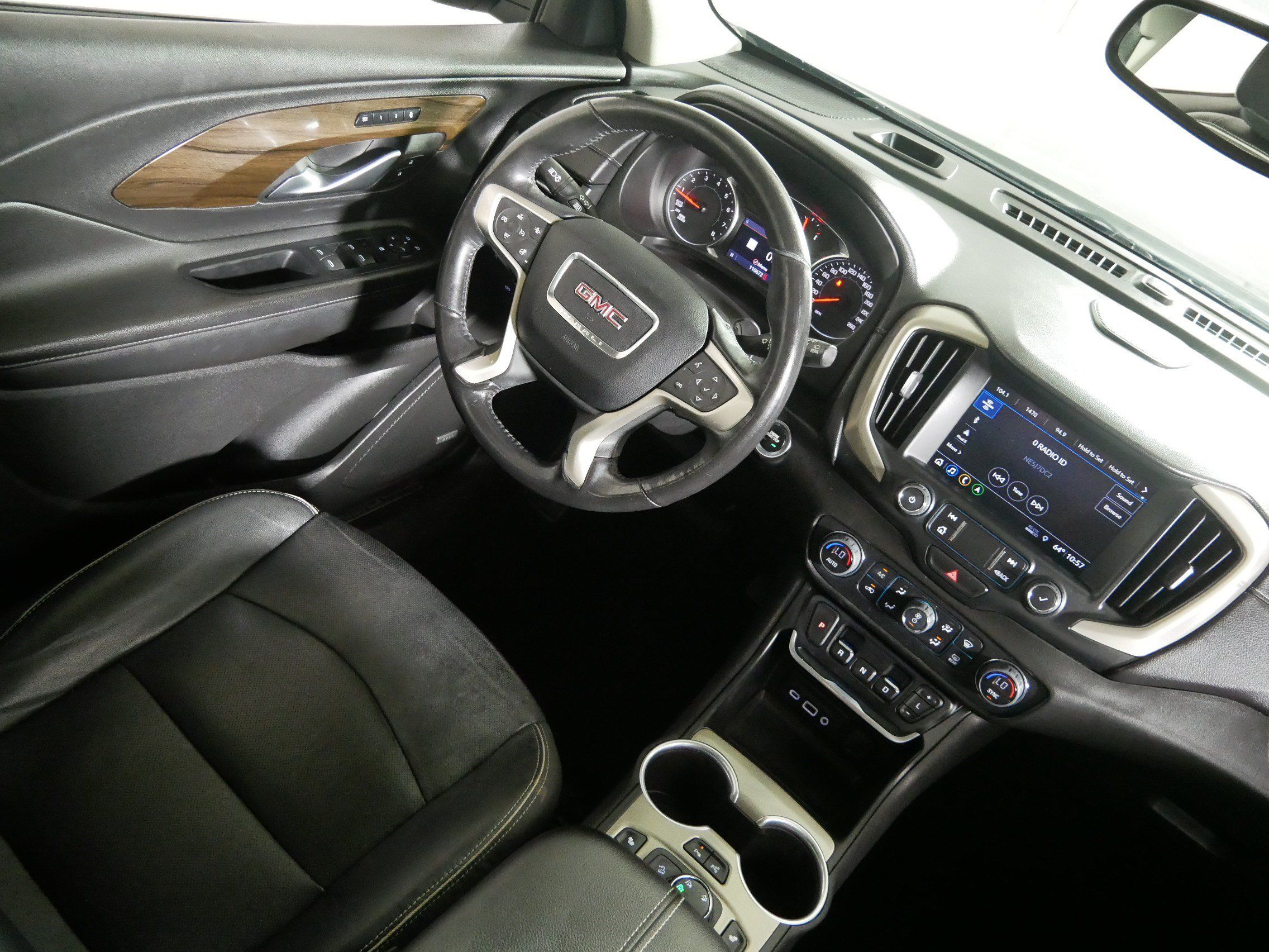Used 2019 GMC Terrain Denali w/ GMC Pro Grade Package AWD/4WD image 9