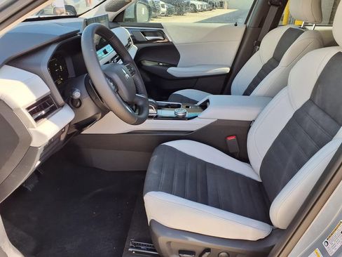 Used 2026 Mitsubishi Outlander SE FWD image 13