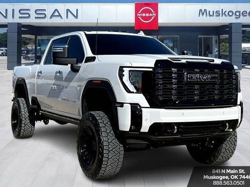 Used 2025 GMC Sierra 2500 Denali Ultimate image 1