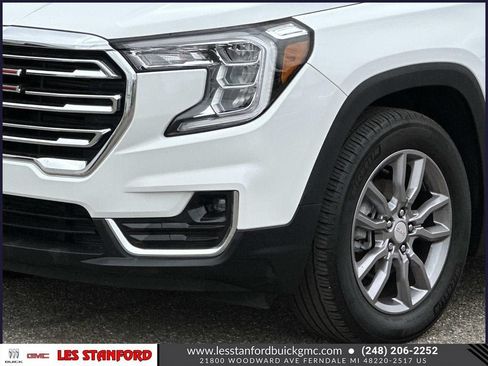 Used 2024 GMC Terrain SLT w/ LPO, Floor Liner Package AWD/4WD image 9