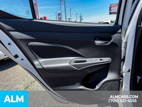 Used 2024 Nissan Versa SV FWD image 11