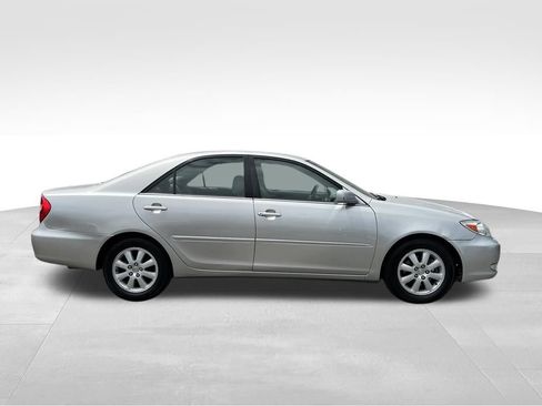 Used 2004 Toyota Camry XLE FWD image 6