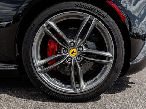 Used 2024 Ferrari Roma Spider RWD image 7