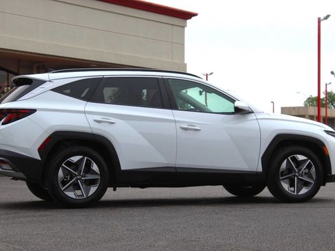 Used 2025 Hyundai Tucson SEL FWD image 3