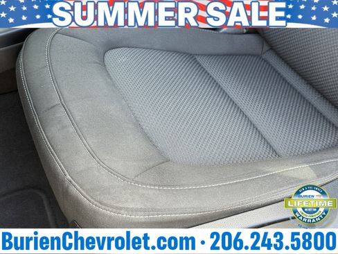 Used 2022 Chevrolet Colorado LT w/ LT Convenience Package AWD/4WD image 11