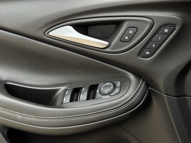 Used 2024 Buick Encore GX Avenir w/ Avenir Technology Package FWD image 24