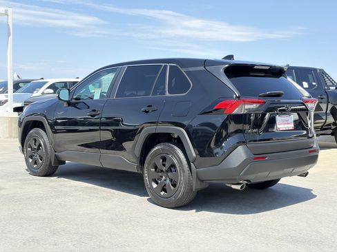 Certified 2024 Toyota RAV4 LE FWD image 5
