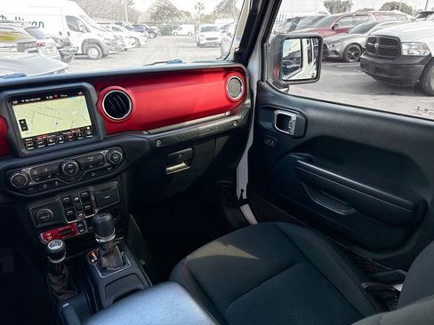 Used 2021 Jeep Wrangler Unlimited Rubicon image 25