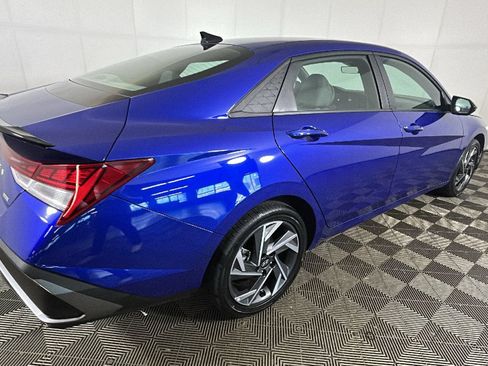 Certified 2025 Hyundai Elantra SEL FWD image 2