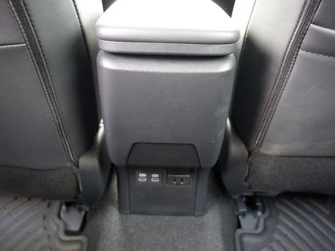 Used 2026 Toyota Prius Plug-In Hybrid FWD image 17