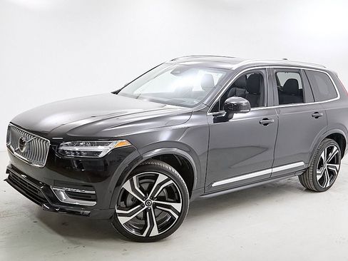 Used 2024 Volvo XC90 B6 Ultimate w/ Protection Package Premier image 3