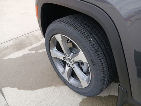 New 2026 Jeep Grand Cherokee Limited image 30