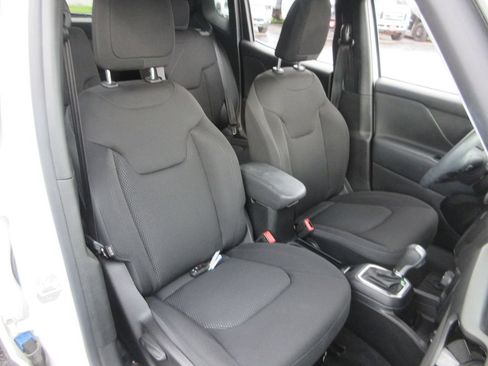 Used 2020 Jeep Renegade Altitude AWD/4WD image 21