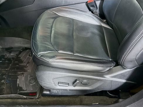 Used 2017 Ford Explorer Limited image 19