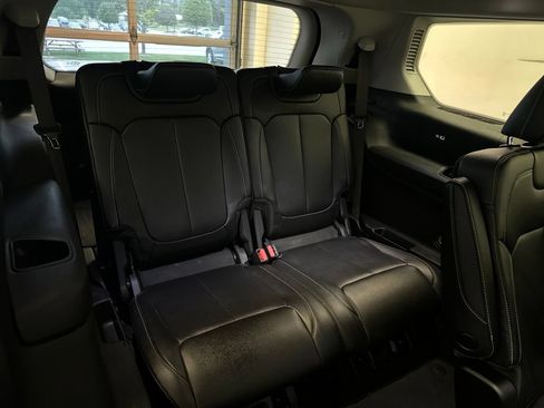 Used 2023 Jeep Grand Cherokee L Limited AWD/4WD image 18