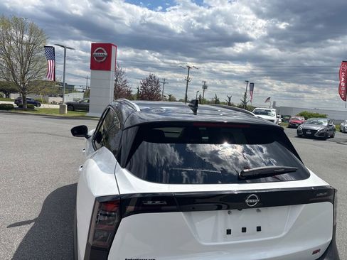 Used 2025 Nissan Kicks SR FWD image 5