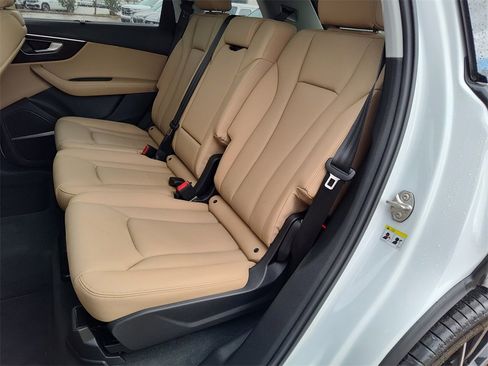 Used 2023 Audi Q7 3.0T Prestige image 38