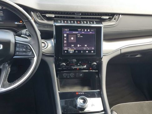 Used 2022 Jeep Grand Cherokee L Laredo AWD/4WD image 15