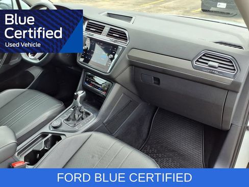 Used 2022 Volkswagen Tiguan SE AWD/4WD image 28