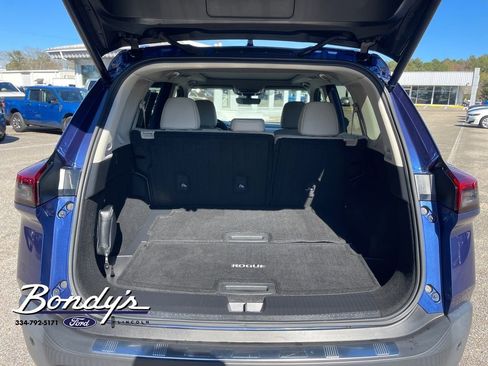 Used 2023 Nissan Rogue SL w/ SL Premium Package image 18