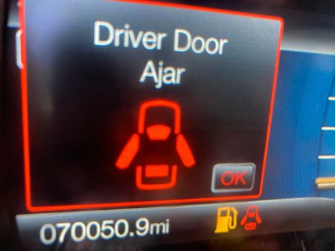 Used 2019 Ford Fusion SE image 21