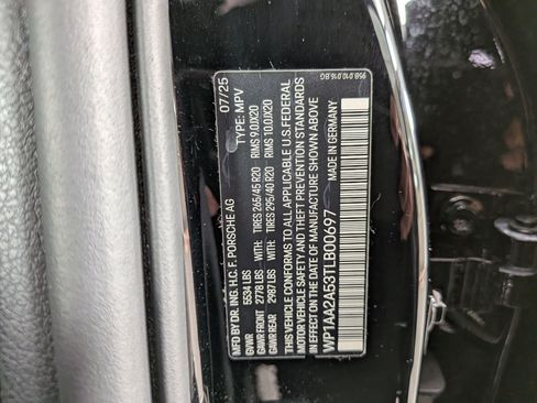Certified 2026 Porsche Macan AWD/4WD image 28