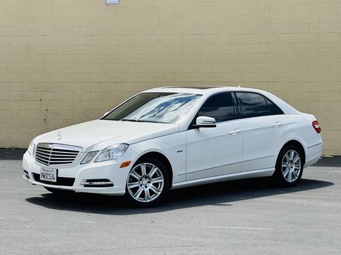 Used 2012 Mercedes-Benz E 350 Sedan w/ Lane Tracking Pkg image 4