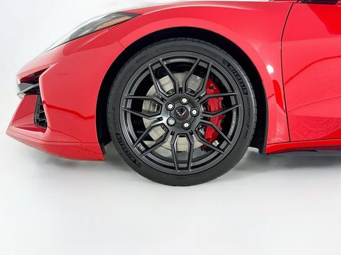 Used 2024 Chevrolet Corvette Z06 w/ Stealth Interior Trim Package RWD image 28