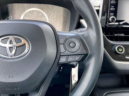 Used 2021 Toyota Corolla LE FWD image 11
