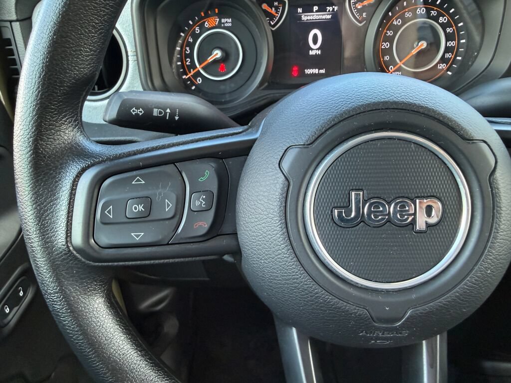 Used 2025 Jeep Wrangler Unlimited Sport AWD/4WD image 15