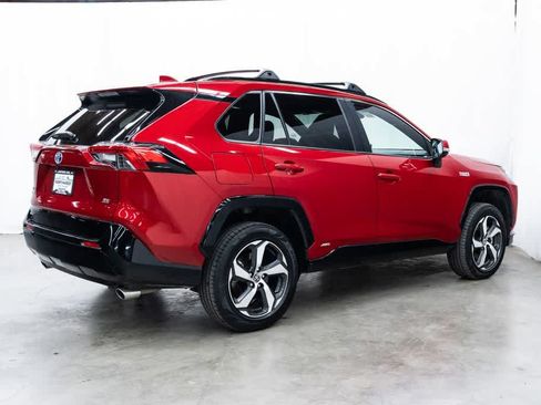 Used 2021 Toyota RAV4 SE w/ Weather & Moonroof Package AWD/4WD image 6