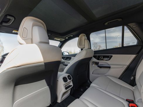 New 2026 Mercedes-Benz GLC 300 4MATIC image 21