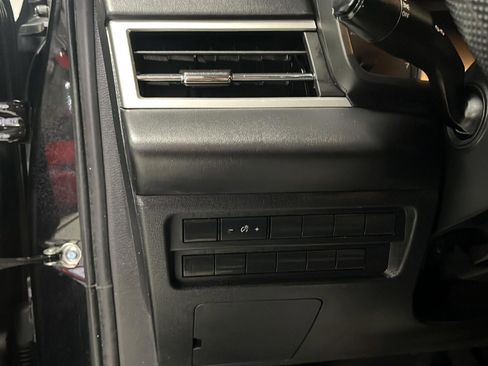 Used 2022 Mitsubishi Outlander ES image 9