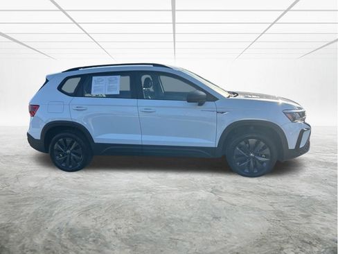 Used 2022 Volkswagen Taos S image 3