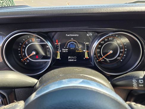 Used 2021 Jeep Wrangler Unlimited Sahara AWD/4WD image 20